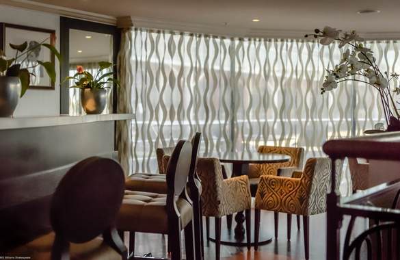 Riviera Travel, MS William Shakespeare, Back Bar 2.jpg